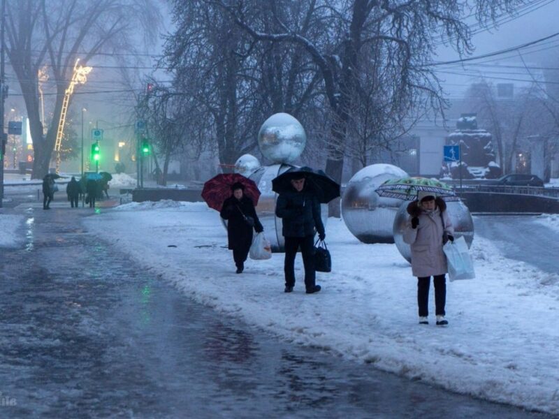 Зміни лютого: воєнний стан і мобілізація, виплати дітям переселенців, 5G