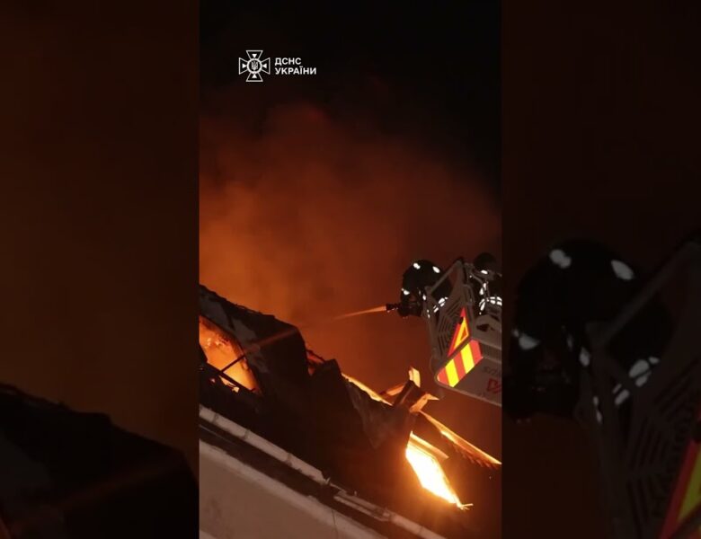 російський удар по готелю в Сумах: повторна атака під час евакуації