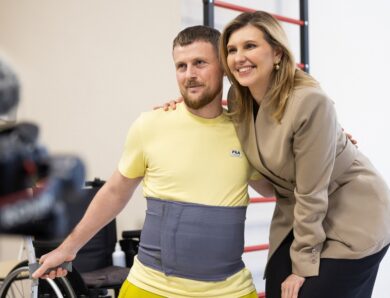 На Хмельниччині Олена Зеленська відвідала заклади, де надають реабілітаційну допомогу