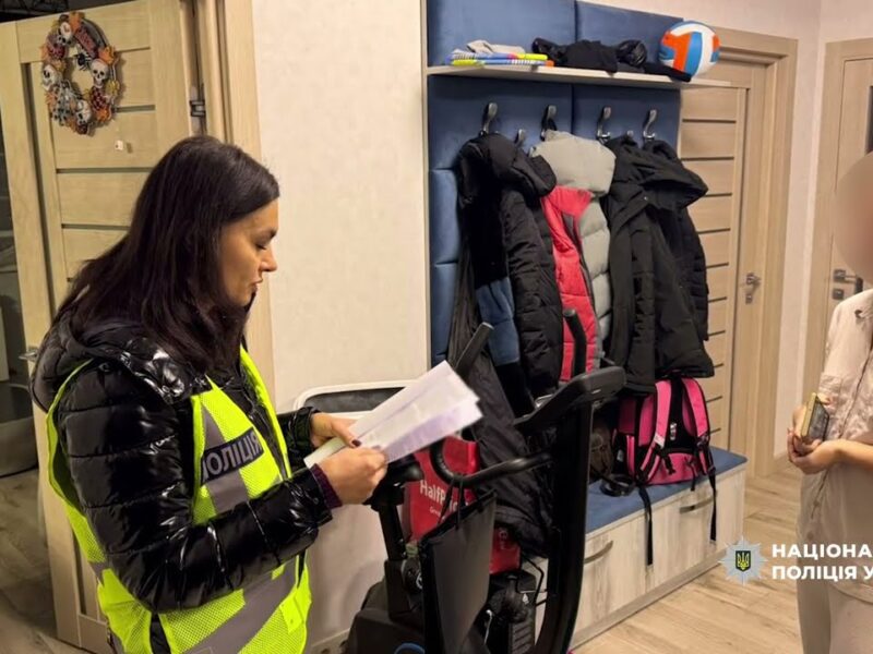 Нелегальна міграція іноземців та їх легалізація в Україні: поліцейські припинили злочинну схему