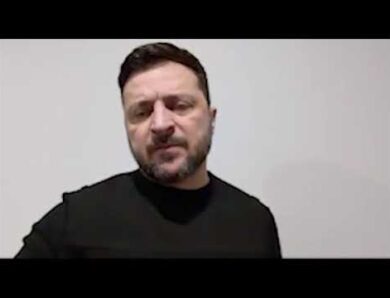 Володимир Зеленський відзначив рятувальників у вечірньому зверненні