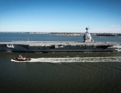 Американський атомний авіаносець з’явився в Середземному морі