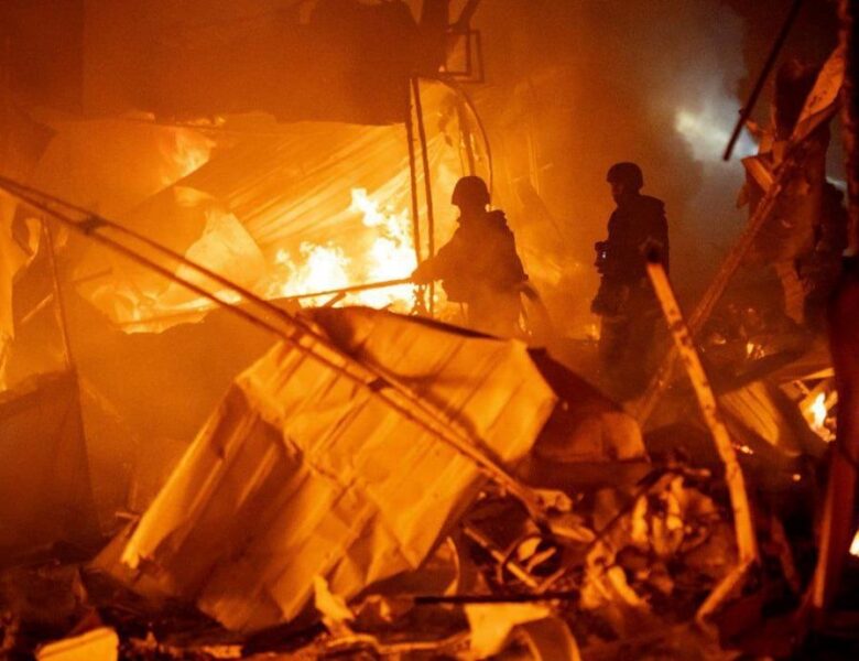 Атака дронів на Одесу: пошкоджена 9-поверхівка