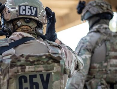 Атакували ЗСУ хімзброєю: СБУ оголосила підозру комбригу РФ і його підлеглим