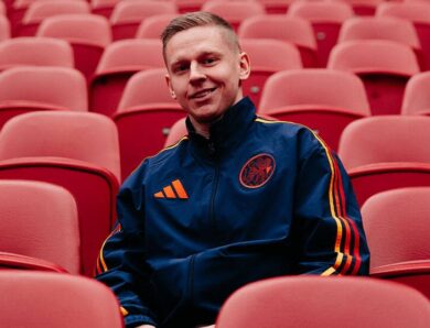 Аякс узяв Зінченка в резерв на перший його матч