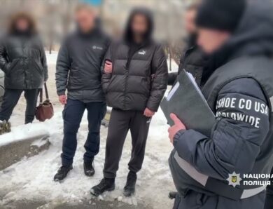 Нацполіція затримала чоловіка за вимагання 37 тисяч доларів за «вирішення питань» у ТЦК та суді