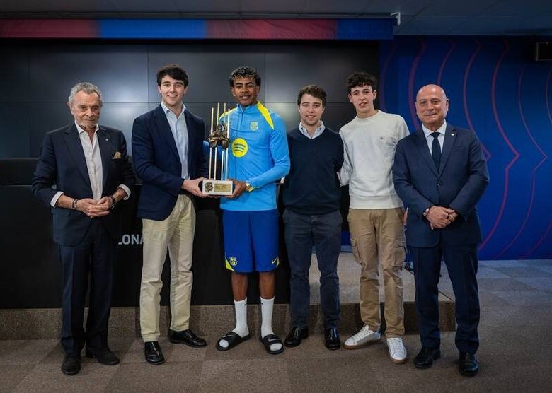 Барселона вирішила ще раз відзначити Ямаля нагородою кращого гравця сезону