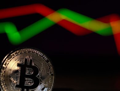 Bitcoin обвалився до найнижчого рівня з листопада 2024-го