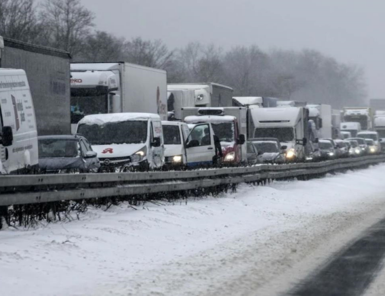 Через негоду на трасі Одеса-Рені обмежать рух транспорту