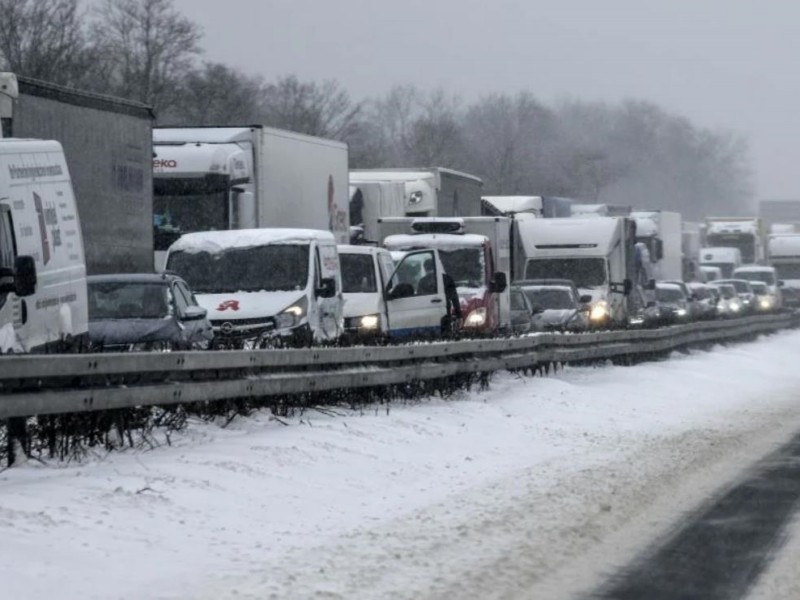 Через негоду на трасі Одеса-Рені обмежать рух транспорту