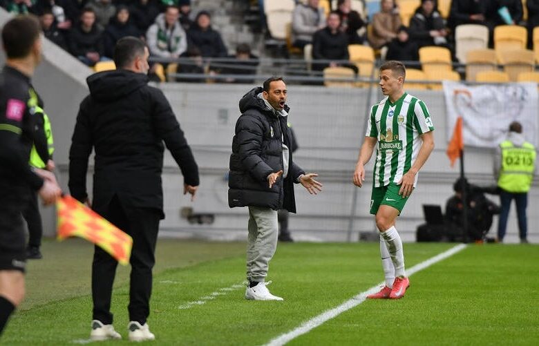 Дебют у УПЛ обернувся для тренера Карпат неприємним досягненням