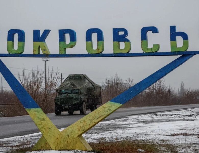 DeepState: РФ поглинає Мирноград і тисне на Покровськ