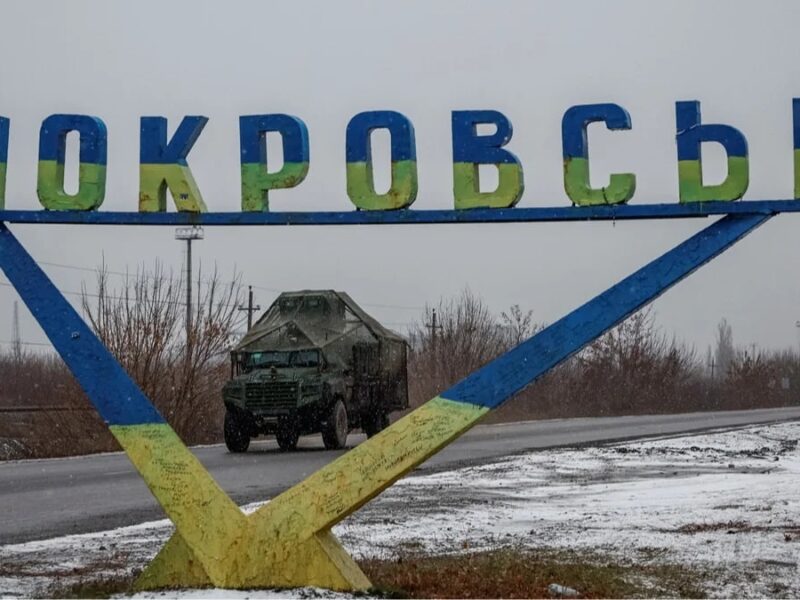 DeepState: РФ поглинає Мирноград і тисне на Покровськ