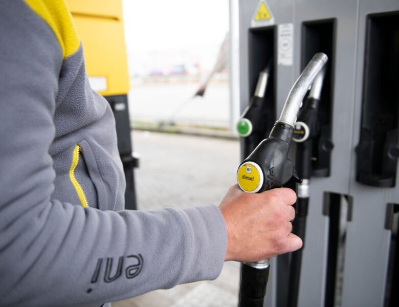 Диверсії в Польщі та погрози Угорщини: чи загрожує Україні дефіцит пального