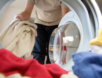 Дії з порятунку: 7 лайфхаків, як відіпрати кулькову ручку з одягу