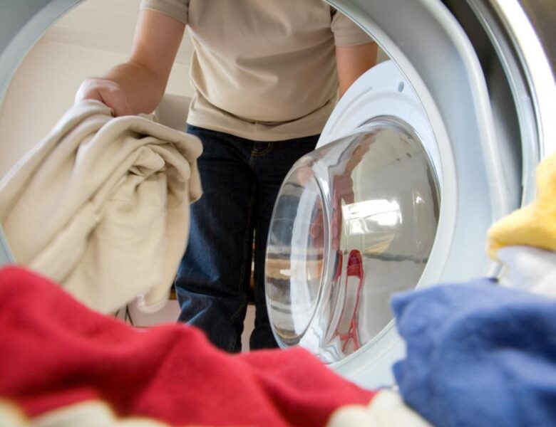 Дії з порятунку: 7 лайфхаків, як відіпрати кулькову ручку з одягу