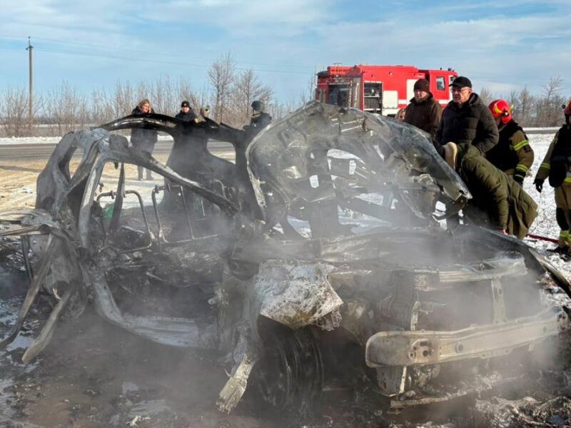 Дрон РФ влучив в авто сімейної медицини на Ізюмщині, є загибла та поранені