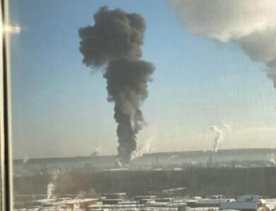 Дрони атакували НПЗ у РФ за 2000 км від України