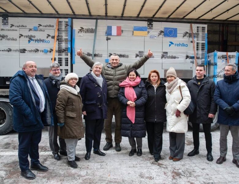 Франція передала Києву 30 генераторів
