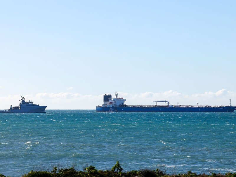 Франція змусила російський танкер залишити її води