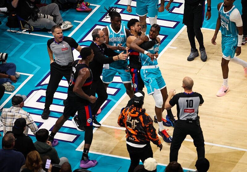 Гаряча ніч у НБА: у двох матчах спалахнули бійки