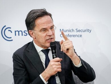 Генсек НАТО розповів про спілкування з псом Патроном