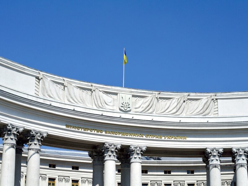 Глава МЗС Гани вперше приїхав в Україну