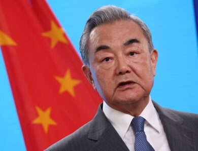 Глава МЗС Китаю анонсував європейське турне