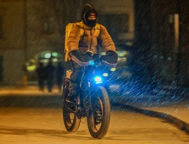 Glovo через збій списував “щедрі” чайові: що кажуть у компанії