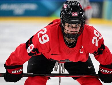 Канадська зірка хокею увійшла в історію Олімпіад