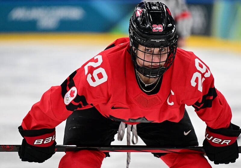 Канадська зірка хокею увійшла в історію Олімпіад