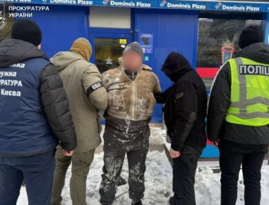 Киянин за $18 000 обіцяв мобілізацію засудженої за ДТП жінки