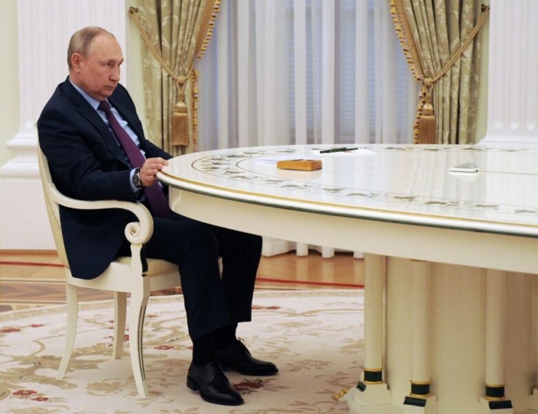 Кремль скасував карантин для зустрічей із Путіним – ЗМІ