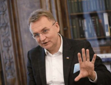 Кримінальне провадження проти міського голови Львова Садового щодо премій перейшло під особистий нагляд ОГП