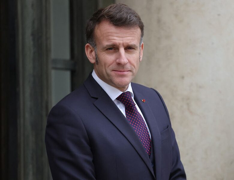 Макрон заявив про підготовку до діалогу з Кремлем