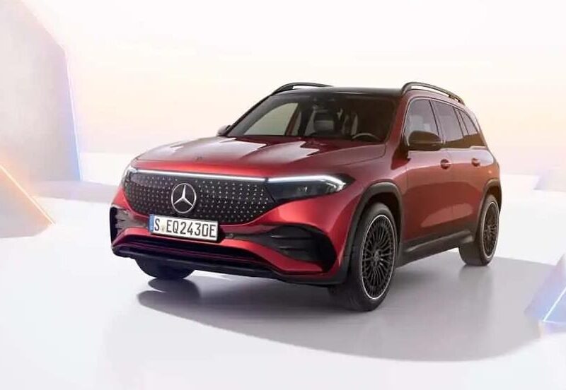 Mercedes-Benz втретє відкликає кросовери EQB через ризик займання батареї