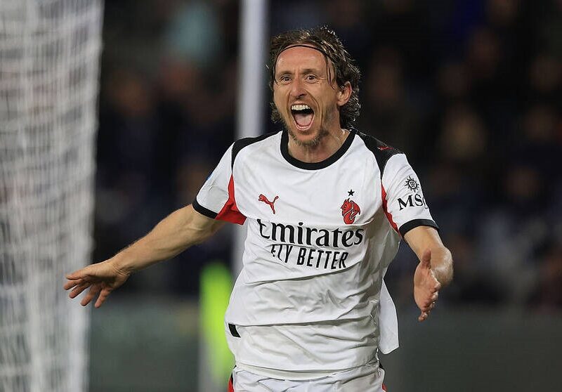 Мілан має намір відстоювати свої позиції в роботі з Модричем