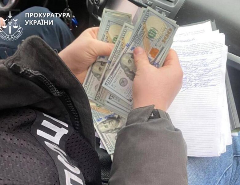 На Черкащині заступник міського голови попався на хабарі $5 тисяч