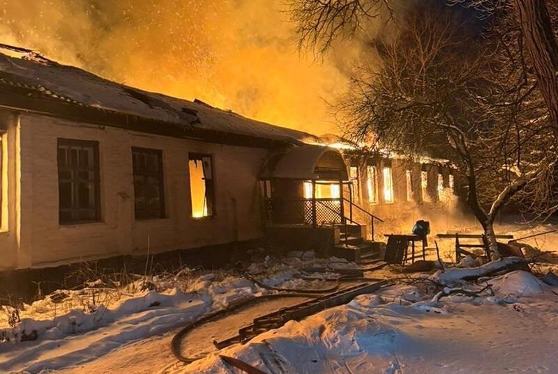 На Чернігівщині палав центр соціальної адаптації: невідома доля трьох людей