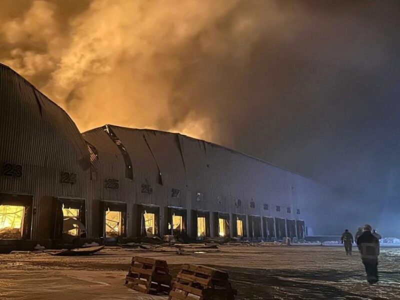 На Київщині горять склади Рошен – соцмережі