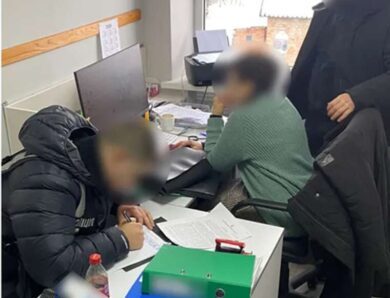 На Київщині лікарі привласнили 2 мільйони, змушуючи пацієнтів платити за протези