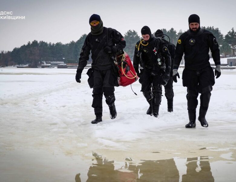 На Київщині тривають пошуки водія, що провалився під кригу під час дрифту
