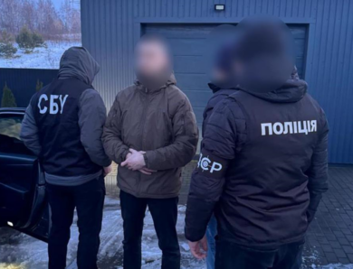 На Волині двоє посадовців ТЦК за хабарі “вирішували питання” мобілізації