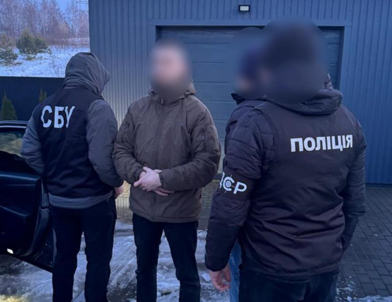 На Волині двоє посадовців ТЦК за хабарі “вирішували питання” мобілізації