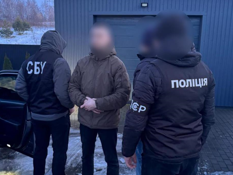 На Волині двоє посадовців ТЦК за хабарі “вирішували питання” мобілізації