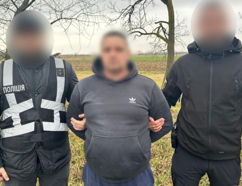 На Закарпатті затримали чоловіка, що кинув гранату в будинок поліцейського