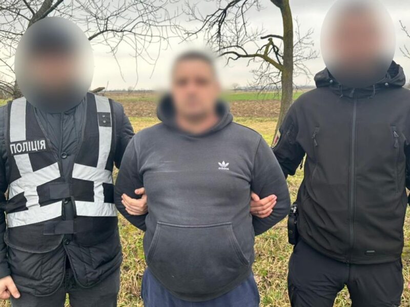 На Закарпатті затримали чоловіка, що кинув гранату в будинок поліцейського