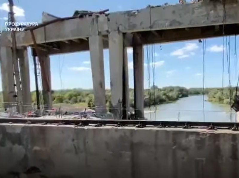 Наказали зруйнувати Оскільську греблю: справу генералів РФ передано до суду