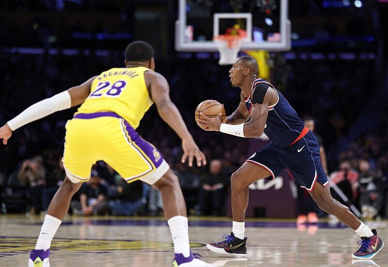 НБА: Лейкерс виграли дербі у Кліпперс