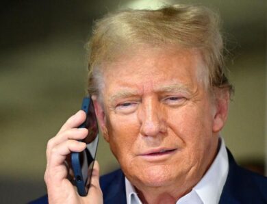 Невідомий в ефірі розкритикував суд США: у мережі підозрюють Трампа